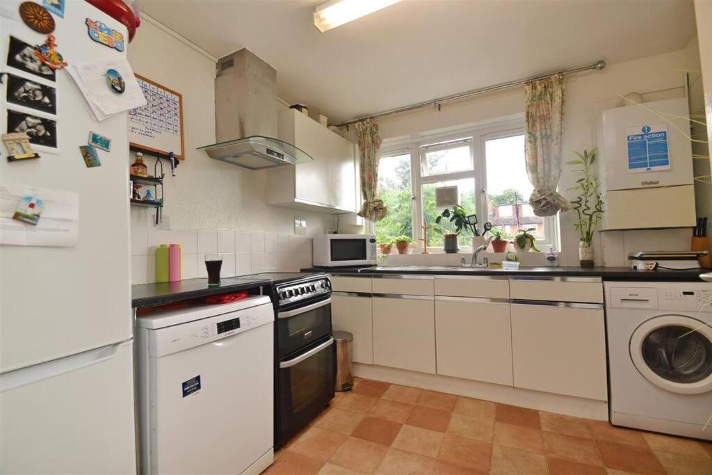 Lovely One Bed Apartment To Rent ลอนดอน ภายนอก รูปภาพ