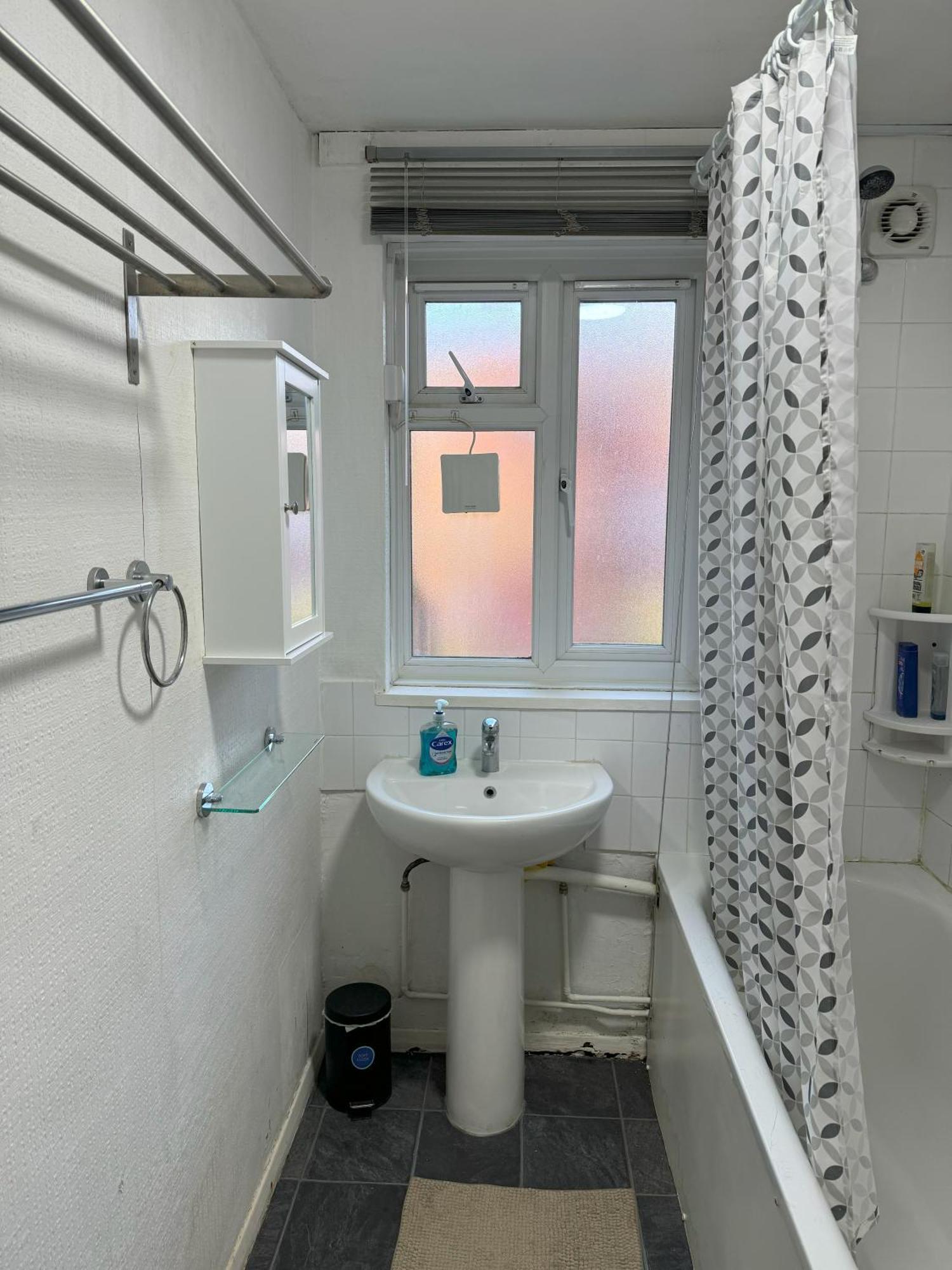 Lovely One Bed Apartment To Rent ลอนดอน ภายนอก รูปภาพ